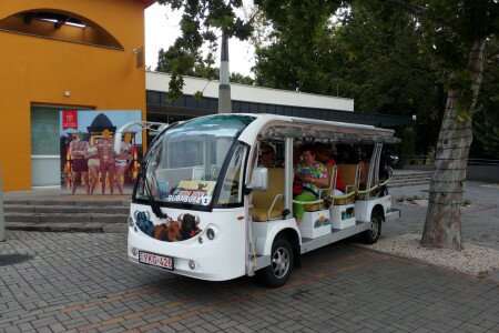 Autobuzul Buba pentru vizitarea orașului 