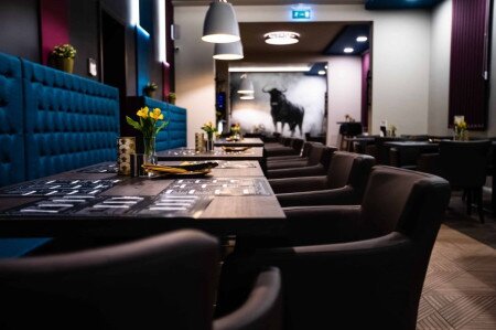 Barul și clubul Bivaly (Bivaly bowling club & bar)