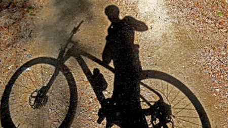Cu Bicicletă pe Malul de nisip